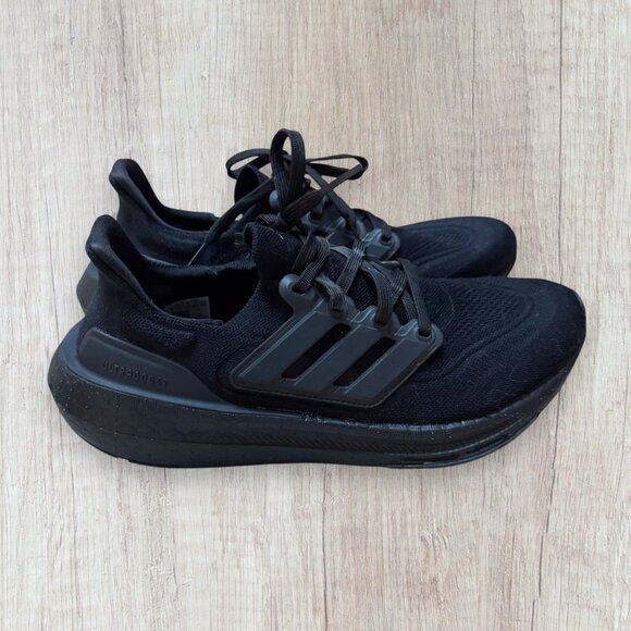 Adidas Ultraboost 22 Black Running Shoes Womens 9 Lightweight Boost Sneakers - Picture 4 of 12